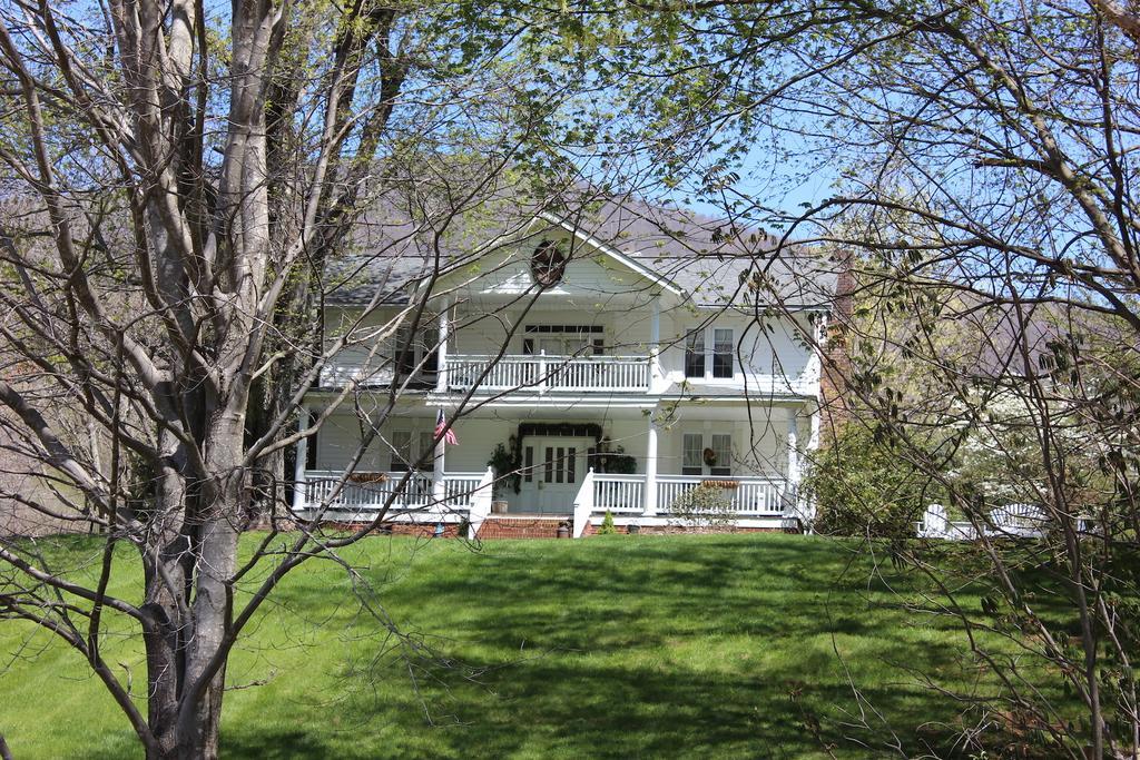 Buffalo Tavern Bed And Breakfast Вест-Джефферсон Екстер'єр фото